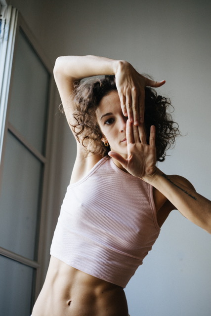 Olivia Courbis yoga sport danse image-2